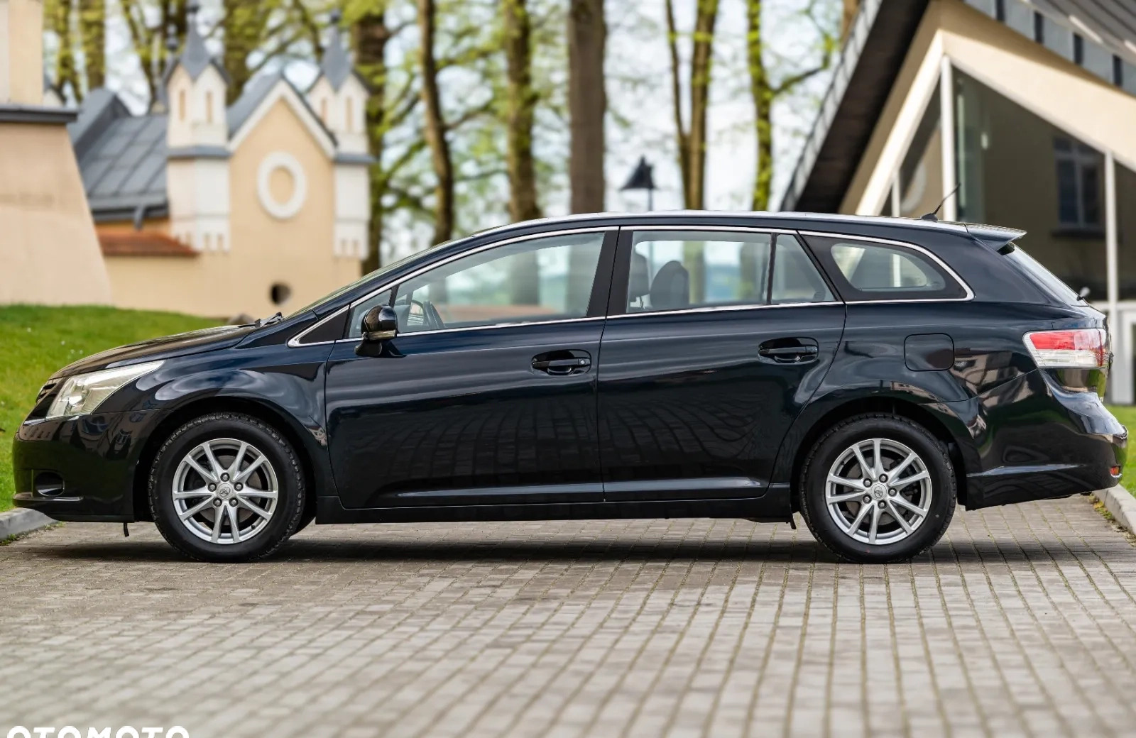 Toyota Avensis cena 35900 przebieg: 187000, rok produkcji 2010 z Świebodzin małe 436